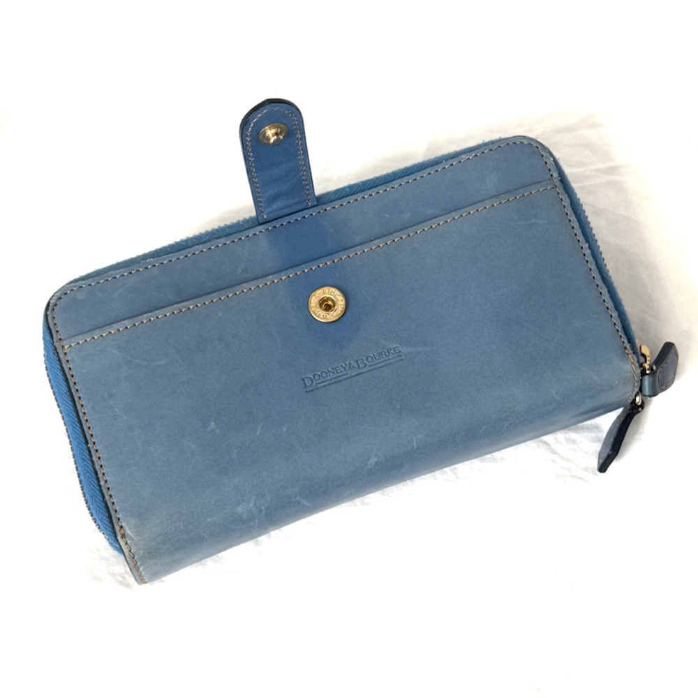 Large VNTG DOONEY & BOURKE Sky Blue Women's Wallet - Picture 2 of 10